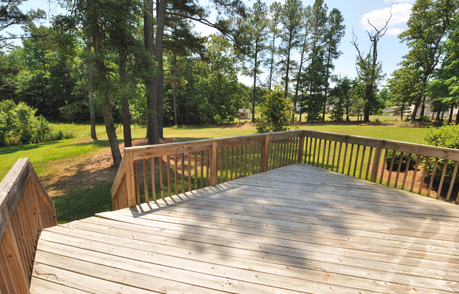 Understanding the Maintenance Requirements of Composite Decking