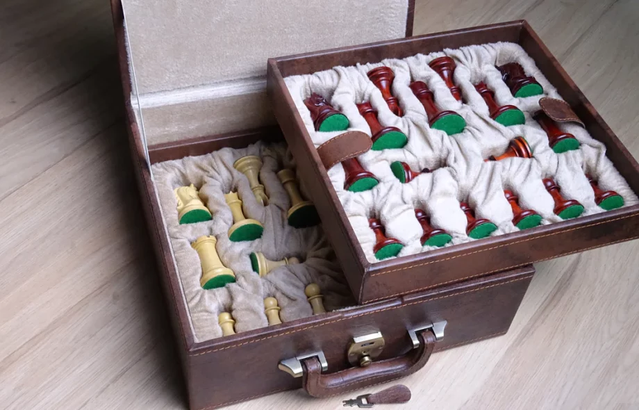 chess storage box