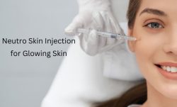 A specialist giving the women neutro skin injection