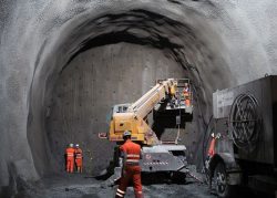 Important Role of Mobile Cranes in Underground Tunneling Operations