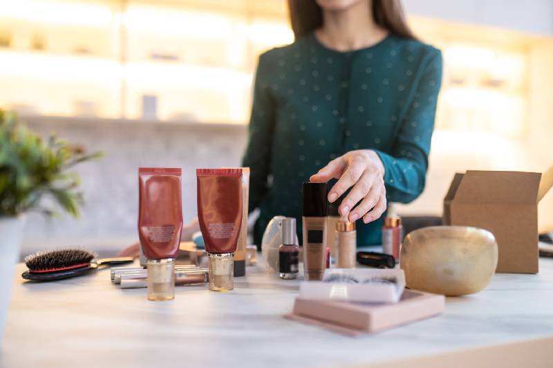 private label vs branded cosmetics